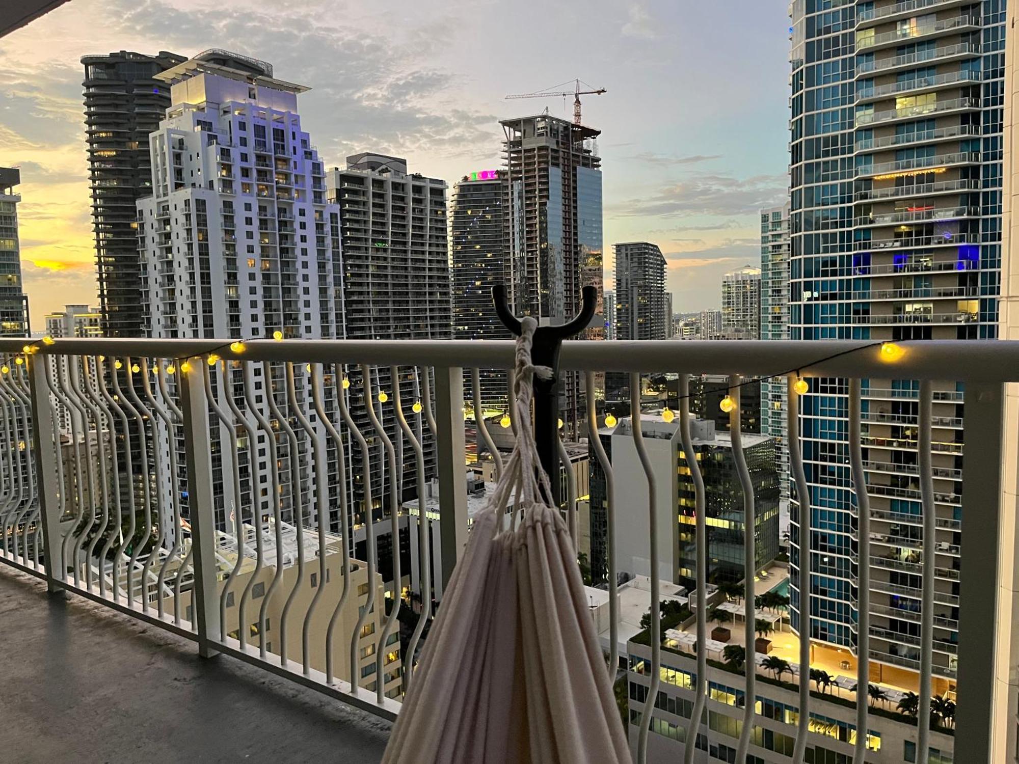 City & Sea View+Free Parking Modern Condo 마이애미 외부 사진